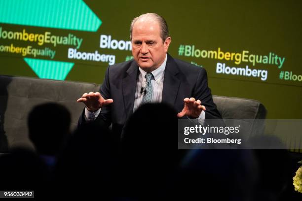 Rodney Martin Ina 340 Voya Stock Photos, High-Res Pictures, and Images - Getty Images