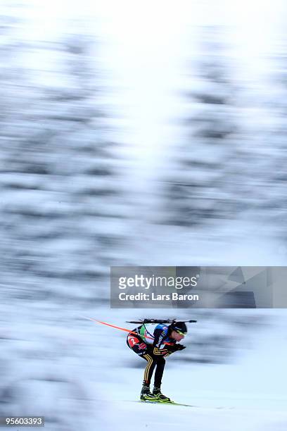 Tina Bachmann of Germany competes during the Women's 4 x 6km Relay in the e.on Ruhrgas IBU Biathlon World Cup on January 6, 2010 in Oberhof, Germany.