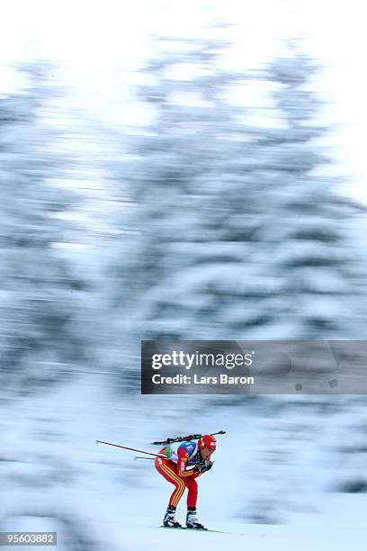 Xianying Liu of China competes during the Women's 4 x 6km Relay in the e.on Ruhrgas IBU Biathlon World Cup on January 6, 2010 in Oberhof, Germany.