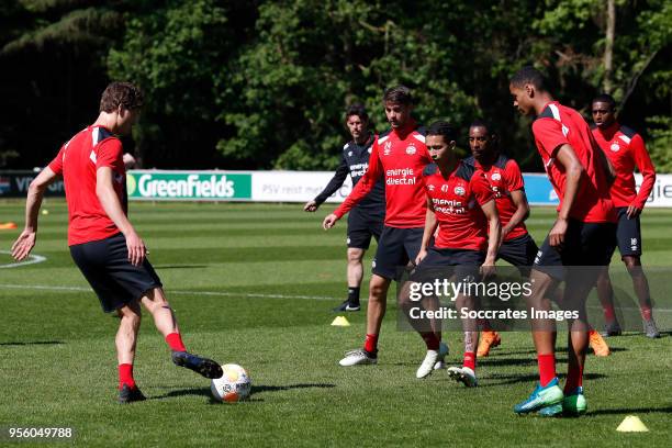 Sam Lammers of PSV, assistant trainer Chris van der Weerden of PSV, Ramon Pascal Lundqvist of PSV, Mauro Junior of PSV, Joshua Brenet of PSV, Cody...