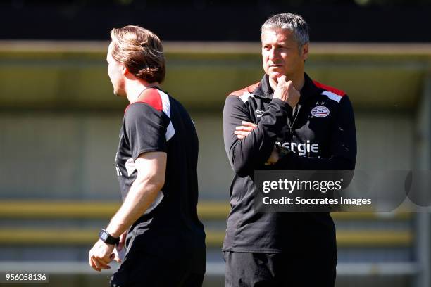 Boudewijn Zenden of PSV, assistant trainer Ruud Brood of PSV during the Training PSV at the De Herdgang on May 8, 2018 in Eindhoven Netherlands