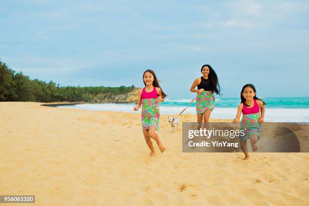 outdoor portrait of hawaiian mother and children - hawaii vacation and parent and teenager stock pictures, royalty-free photos & images