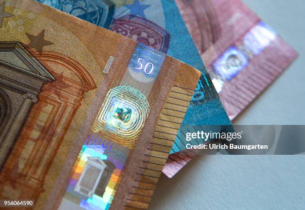 Symbol photo n the topics euro, EZB, ECB, European Central Bank, security, counterfeit protection, etc. The picture shows euro banknotes 20, 10...