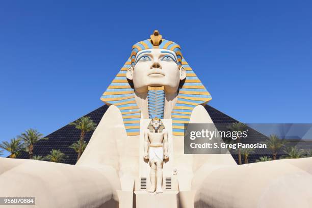 sphinx - luxor - las vegas - las vegas pyramid stock pictures, royalty-free photos & images