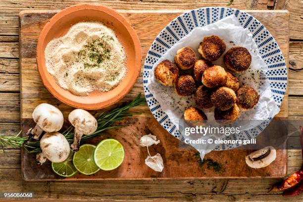 vegan mushroom croquettes - croquette fotografías e imágenes de stock