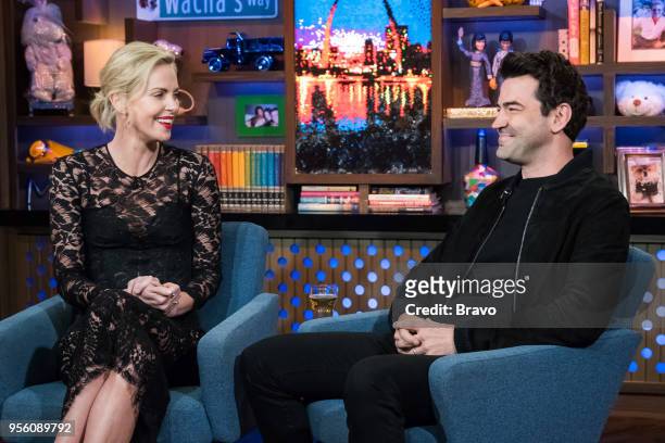 Pictured : Charlize Theron and Ron Livingston --