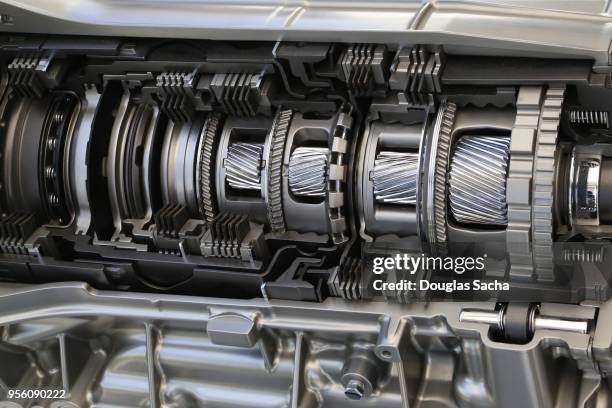close-up of a motor vehicle gearbox transmission - levier de vitesse photos et images de collection