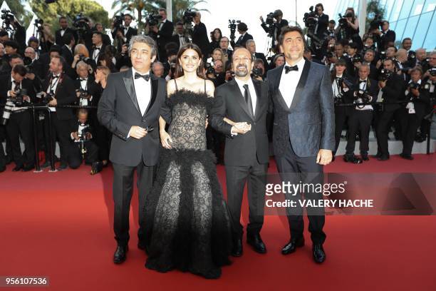 Argentinian actor Ricardo Darin, Spanish actress Penelope Cruz, Iranian director Asghar Farhadi and Spanish actor Javier Bardem pose they arrive on...
