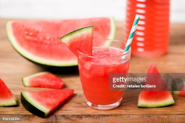 refreshing watermelon juice - retales botijero fotografías e imágenes de stock