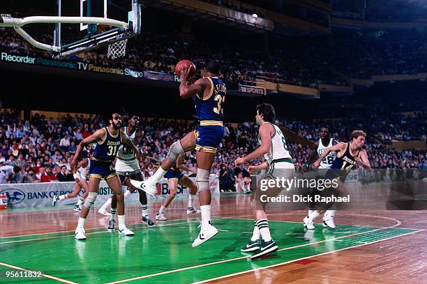 Clark Kellogg Photos and Premium High Res Pictures - Getty Images