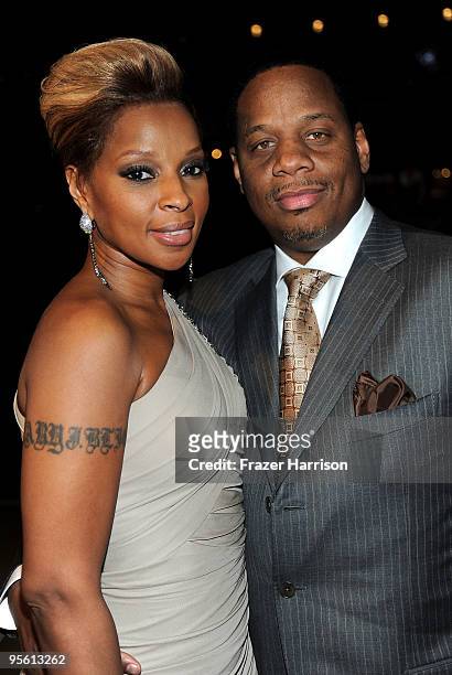 Singer Mary J. Blige and Kendu Isaacs arrive at the People's Choice Awards 2010 held at Nokia Theatre L.A. Live on January 6, 2010 in Los Angeles,...
