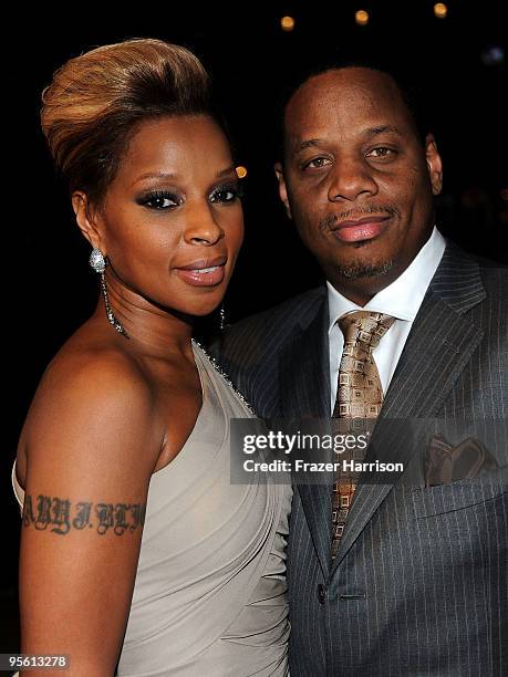 Singer Mary J. Blige and Kendu Isaacs arrive at the People's Choice Awards 2010 held at Nokia Theatre L.A. Live on January 6, 2010 in Los Angeles,...