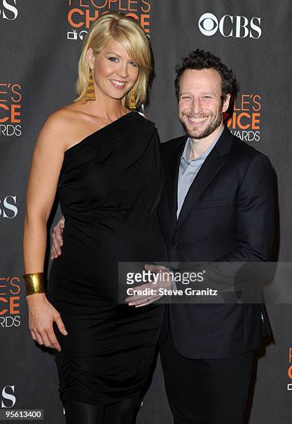 Actress Jenna Elfman and husband Bodhi Elfman arrive at the People's Choice Awards 2010 held at Nokia Theatre L.A. Live on January 6, 2010 in Los...
