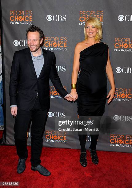 Actress Jenna Elfman and husband Bodhi Elfman arrive at the People's Choice Awards 2010 held at Nokia Theatre L.A. Live on January 6, 2010 in Los...