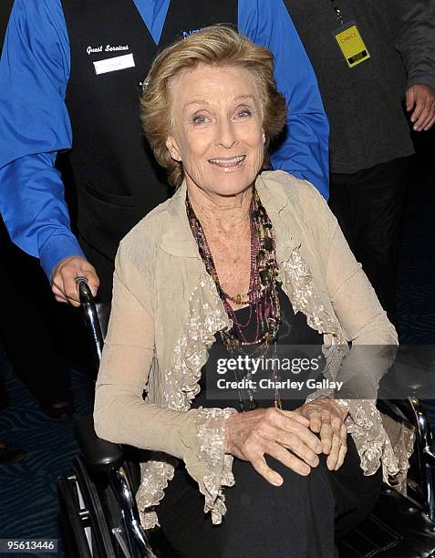 Actress Cloris Leachman poses backstage during the People's Choice Awards 2010 held at Nokia Theatre L.A. Live on January 6, 2010 in Los Angeles,...