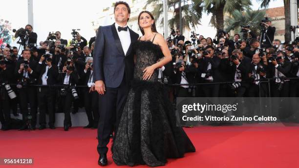 Actor Javier Bardem and actress Penelope Cruz, wearing jewels by Atelier Swarovski Fine Jewelry, attend the screening of "Everybody Knows " and the...