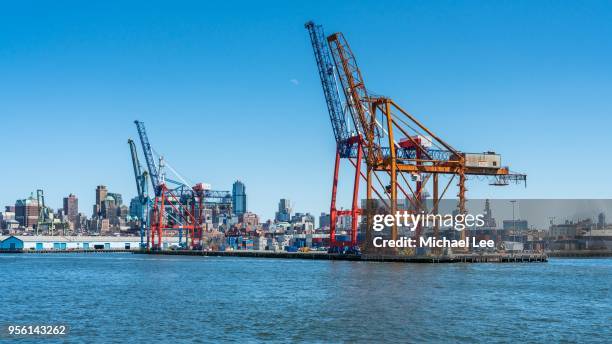 red hook container terminal - new york - red hook - new york city foto e immagini stock
