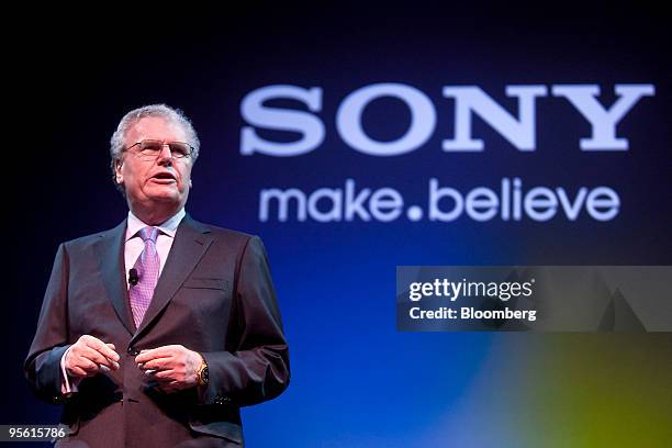 Sir Howard Stringer, chairman, chief executive officer and president of Sony Corp., speaks during the 2010 International Consumer Electronics Show in...