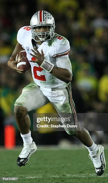 Quarterback Terrelle Pryor of the Ohio State Buckeyes runs with the ball against the Oregon Ducks during the 96th Rose Bowl game on January 1, 2010...