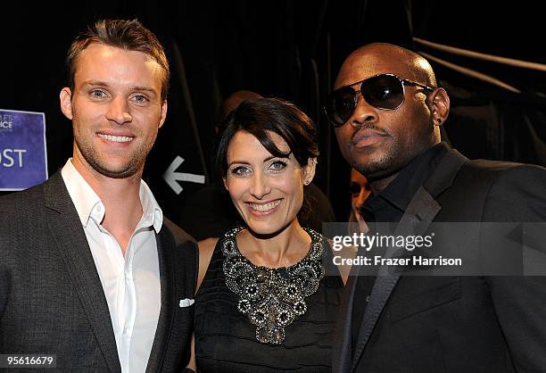 Actors Jesse Spencer, Lisa Edelstein, and Omar Epps pose backstage during the People's Choice Awards 2010 held at Nokia Theatre L.A. Live on January...