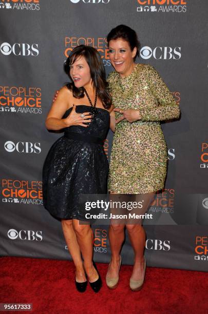 Actresses Rachael Harris and Kate Walsh arrive at the People's Choice Awards 2010 held at Nokia Theatre L.A. Live on January 6, 2010 in Los Angeles,...