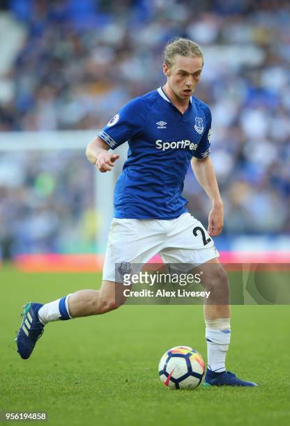 Tom Davies of Everton runs with the ball during the Premier League match between Everton and Southampton at Goodison Park on May 5, 2018 in...