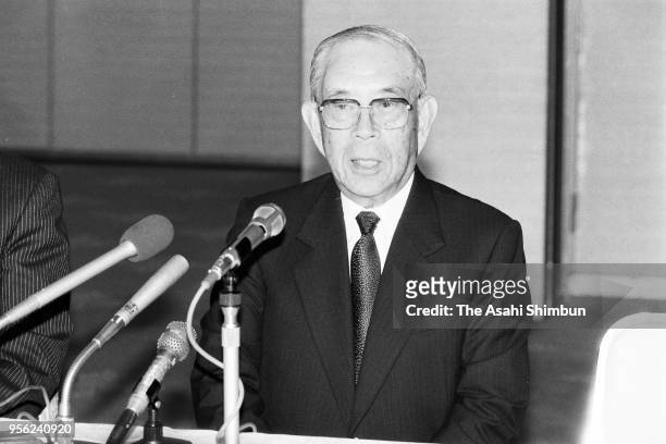 Keidanren, Japan Business Federation new Chairman Gaishi Hiraiwa speaks during a press conference at the Kendanren headquaraters on November 26, 1990...