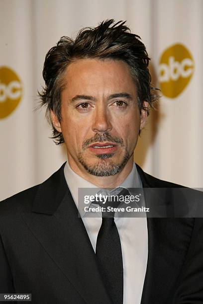 Robert Downey Jr., presenter Best Visual Effects