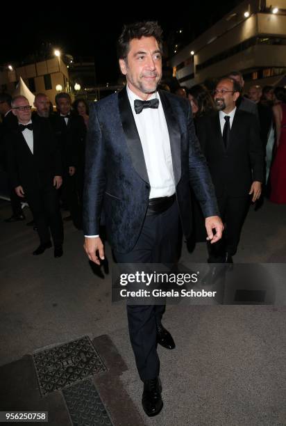 Javier Bardem leaves the screening of "Everybody Knows " and the opening gala to gala dinner during the 71st annual Cannes Film Festival at Palais...