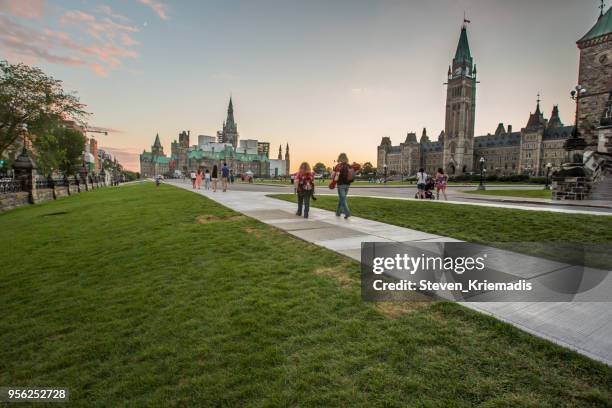 parliament hill - ottawa, ontario - ottawa people stock pictures, royalty-free photos & images