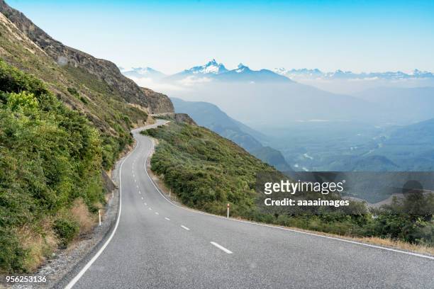 winding mountain road in olympic national park - bundesstaat washington stock-fotos und bilder