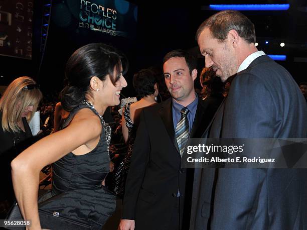 Actors Lisa Edelstein and Hugh Laurie attend the People's Choice Awards 2010 held at Nokia Theatre L.A. Live on January 6, 2010 in Los Angeles,...