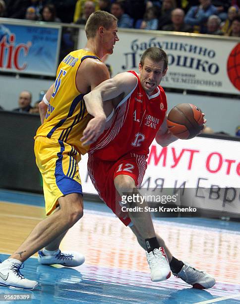 Mason Rocca, #12 of Armani Jeans Milano competes with Robertas Javtokas, #5 of BC Khimki during the Euroleague Basketball Regular Season 2009-2010...