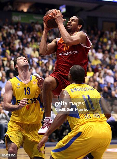 David Bluthenthal, #15 of Maccabi Electra Tel Aviv in action during the Euroleague Basketball Regular Season 2009-2010 Game Day 9 between Maccabi...