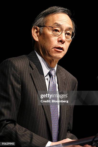 Steven Chu, U.S. Secretary of energy, speaks during a news conference at General Motors Co.'s Brownstown Battery Assembly Plant in Brownstown...