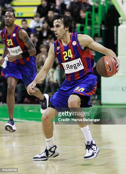 Victor Sada, #24 of Regal FC Barcelona in action during the Euroleague Basketball Regular Season 2009-2010 Game Day 9 between Asvel Basket Lyon...