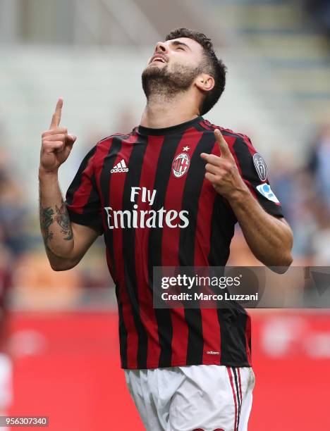 Patrick Cutrone of AC Milan celebrates his goal during the serie A match between AC Milan and Hellas Verona FC at Stadio Giuseppe Meazza on May 5,...