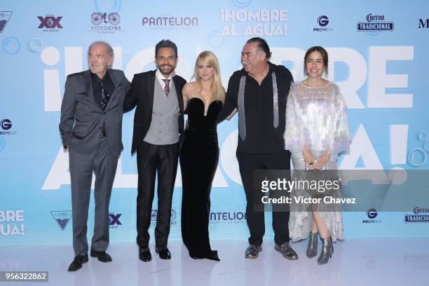 Fernando Lujan, Eugenio Derbez, Anna Faris, Jesus Ochoa and Cecilia Suarez attend the "Overboard " Mexico City premiere at Cinemex Antara on May 8,...