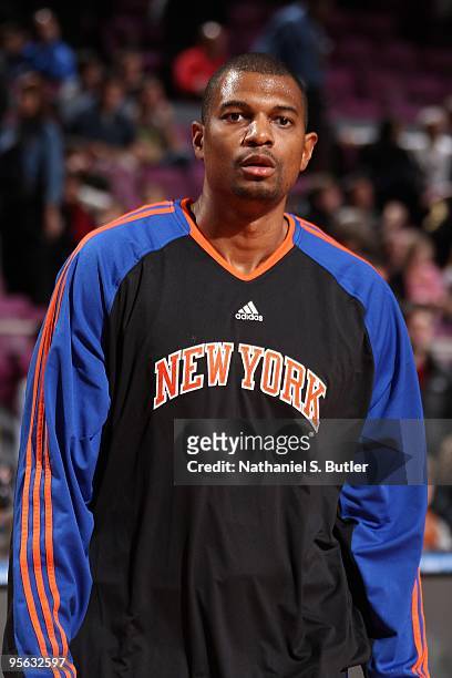 Jonathan Bender of the New York Knicks warms up prior to the game against the Los Angeles Clippers on December 18, 2009 at Madison Square Garden in...