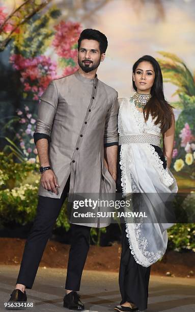 Meer Rajpar 375 Meera (Actress) Stock Photos, High-Res Pictures, and Images - Getty ...