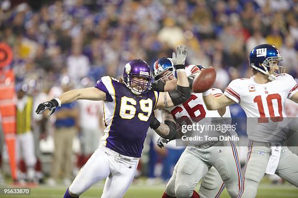 Minnesota Vikings Jared Allen in action vs New York Giants. Minneapolis, MN 1/3/2010 CREDIT: Tom Dahlin