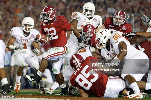 Running back Mark Ingram of the Alabama Crimson Tide runs for a touchdown against the Texas Longhorns in the second quarter of the Citi BCS National...