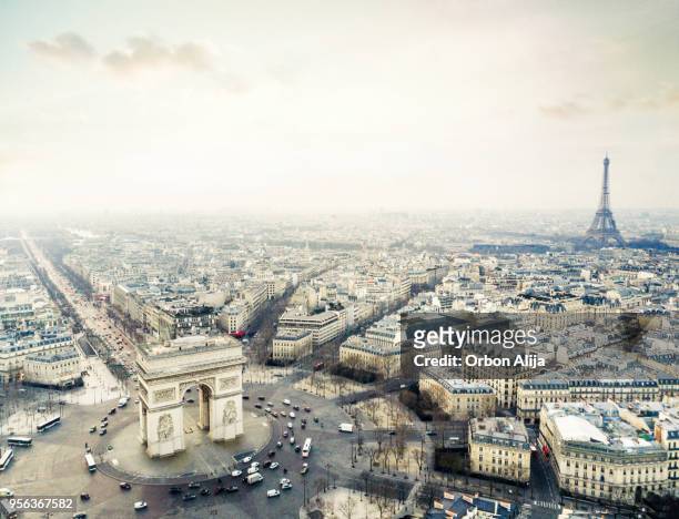 triumphal arch - paris france stock pictures, royalty-free photos & images