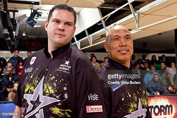 Player Wes Malott and Hines Ward of the Pittsburgh Steelers pose at the PBA celebrity bowling fundraiser at Riverboat Lanes on January 7, 2010 in New...
