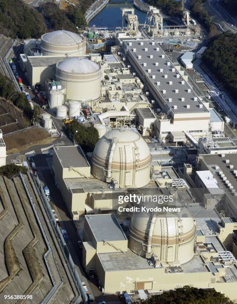 Photo taken on January 19 shows the Nos. 4 2, and 1 reactors at Kansai Electric Power Co.'s Oi nuclear plant in Oi, Fukui Prefecture. ==Kyodo