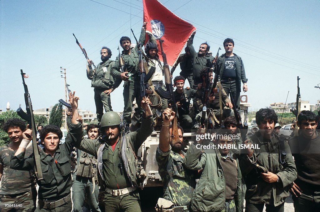 Druze militiamen of the pro-Syrian Progr