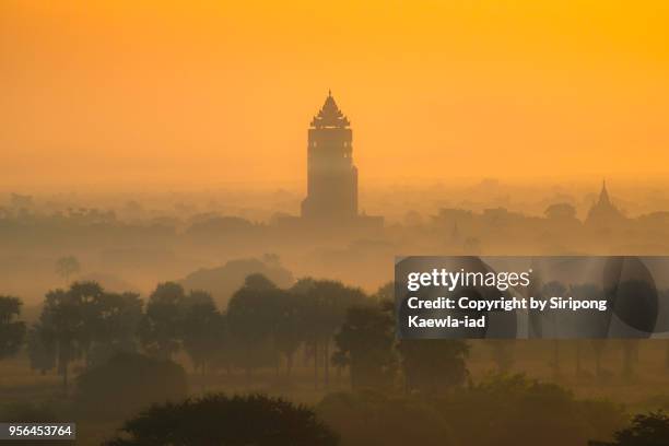 nan myint observation tower, bagan, myanmar. - copyright by siripong kaewla iad fotografías e imágenes de stock