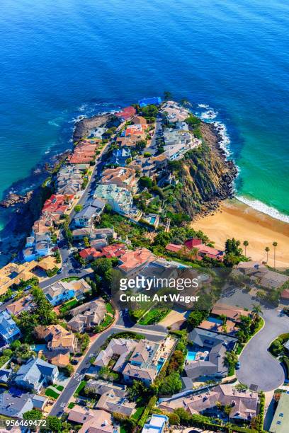 luxe oceanfront huizen - laguna beach californië stockfoto's en -beelden