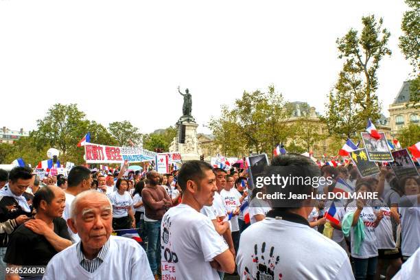 Manifestation de la communauté asiatique à la suite du nombre croissant d'agressions la visant et suite au décès de l'un de d'entre eux à...