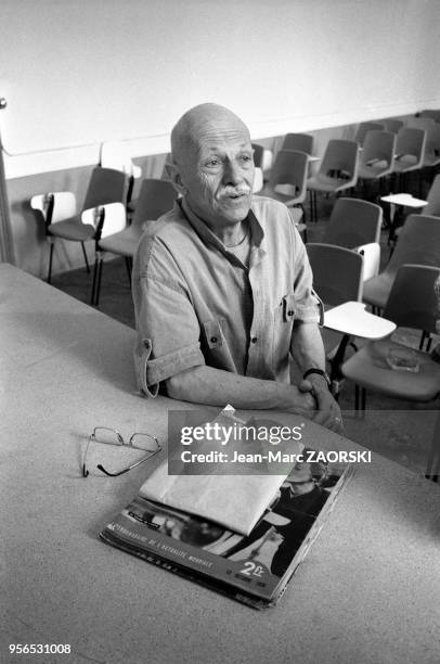 Le photographe français Willy Ronis , l?un des représentants les plus importants de la photographie humaniste française, lauréat du Grand Prix...